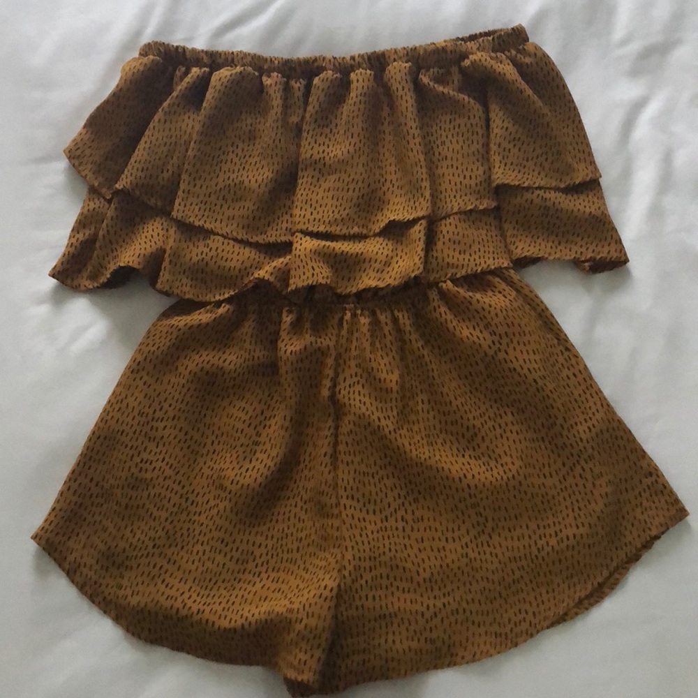 Audrey 3+1 Gold / Mustard Spotted Romper